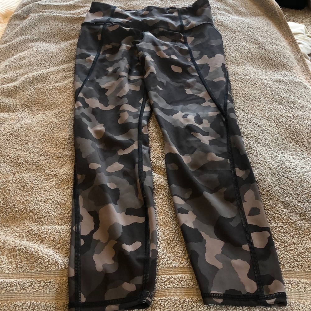Athleta camp leggings with pockets-XS (lightning camo 7/8)